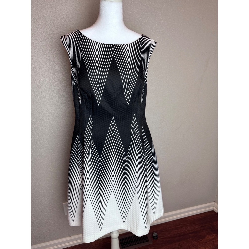 Vince Camuto Black White Chevron Matelasse Fit and Flare Dress Sleeveless